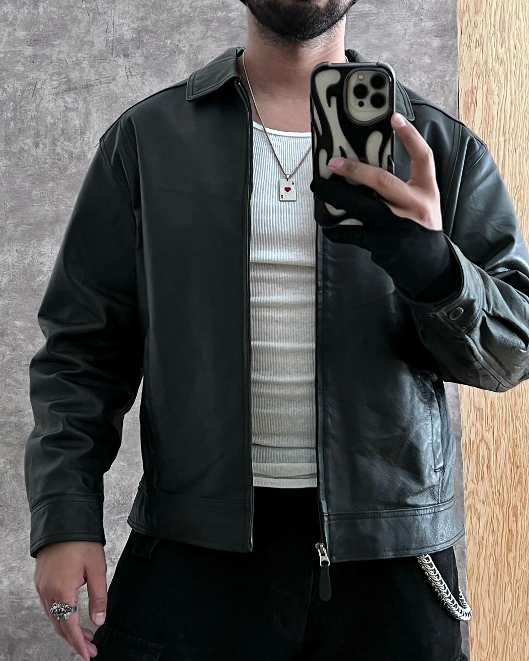 BLACK LEATHER JACKET (L)