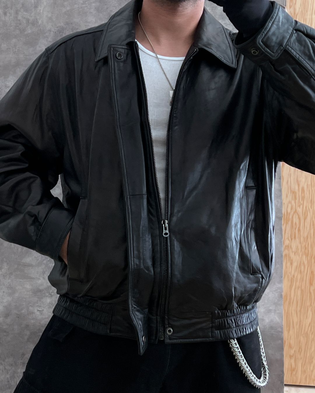 BOMBER LEATHER JACKET (XL)