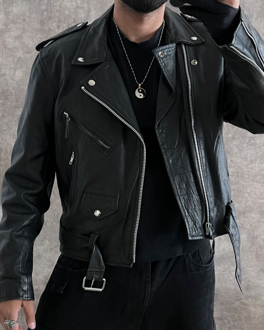 BIKER LEATHER JACKET (M)