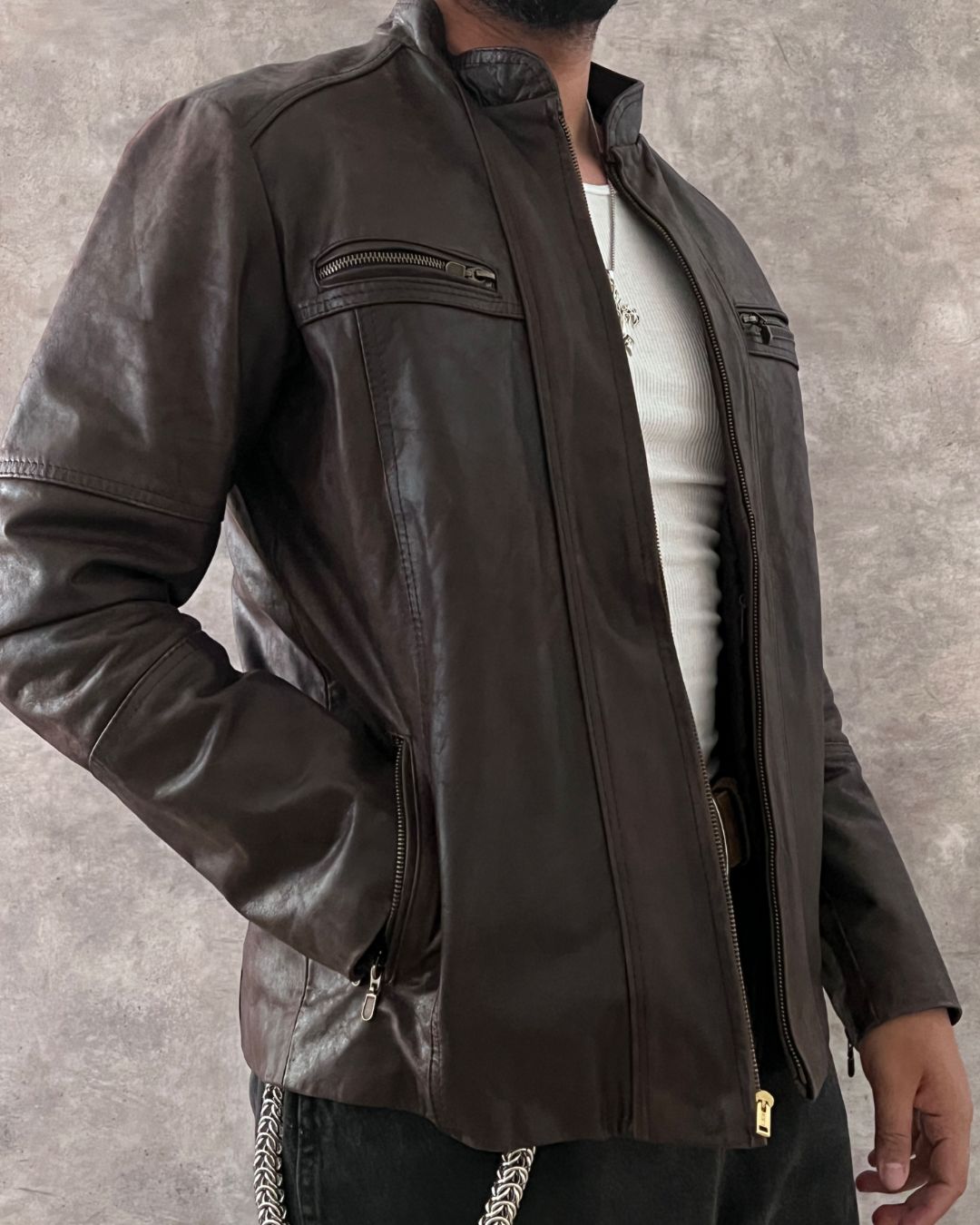 LEATHER JACKET (M)